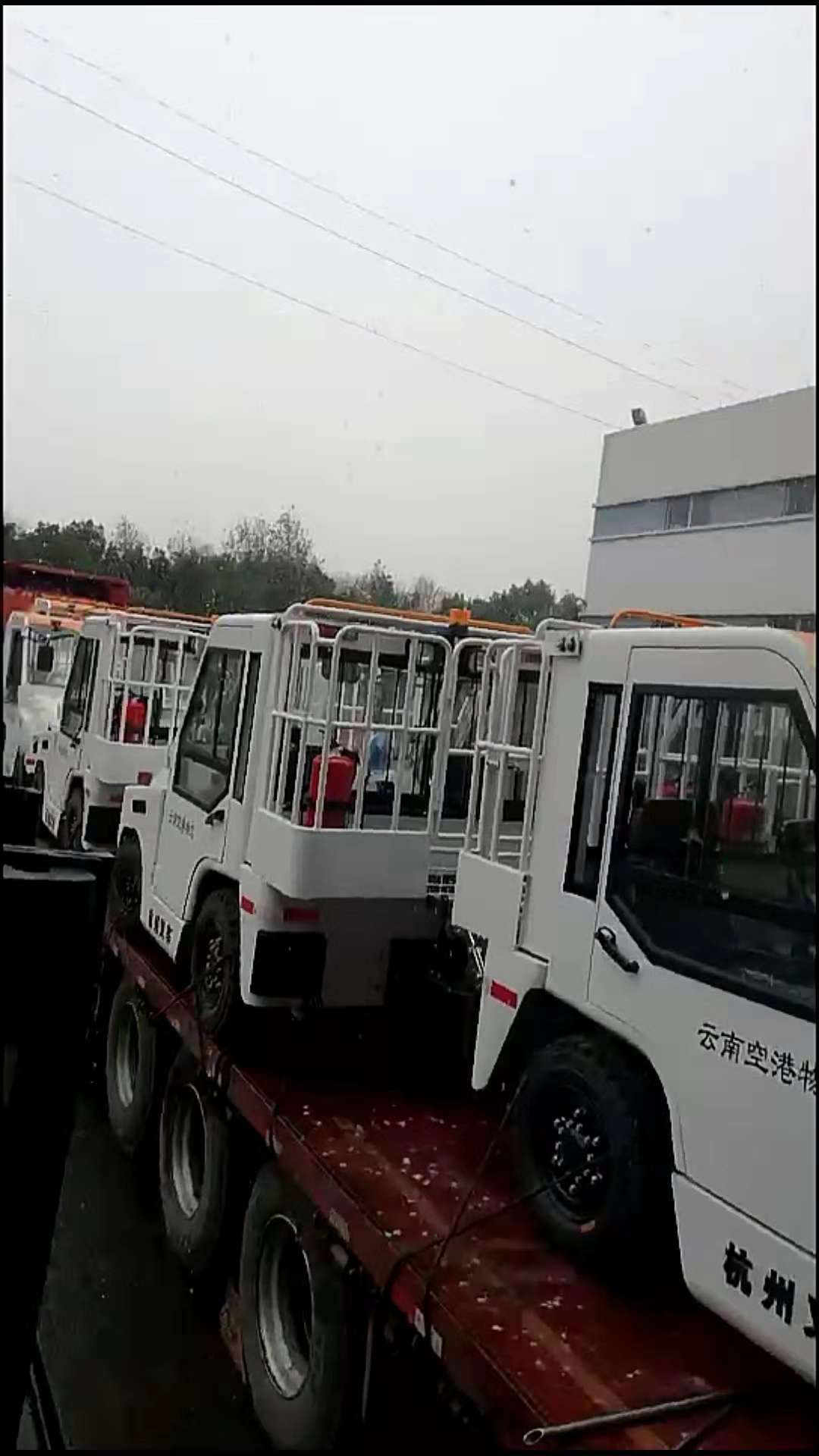 我司交付16臺杭叉內(nèi)燃牽引車